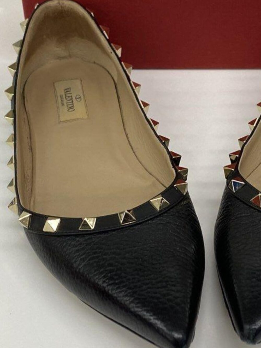 Valentino Garavani Women's Black Leather Rockstud Flat Size 40